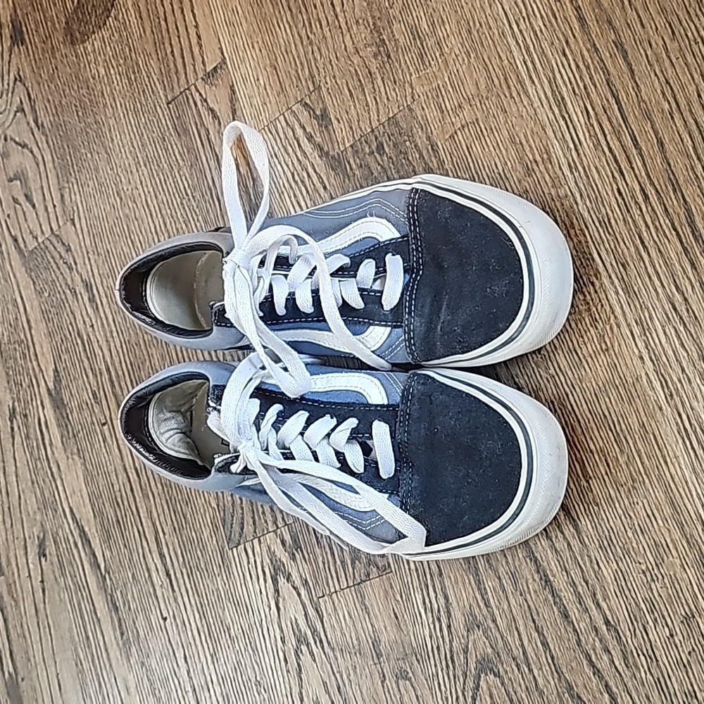Vans canvas size 7.5 womens